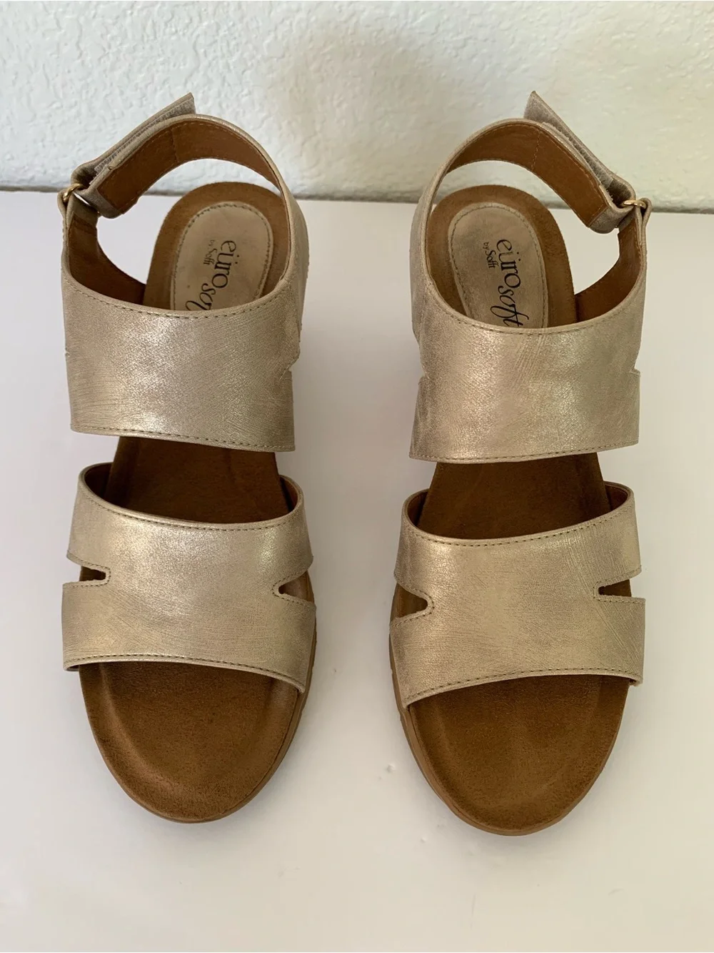 Euro Soft by Sofft Metallic Gold Women's Comfort Sandals Wedges Size 8.5 M